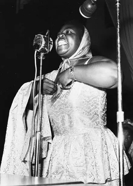 Biti Titi Mohammed on stage